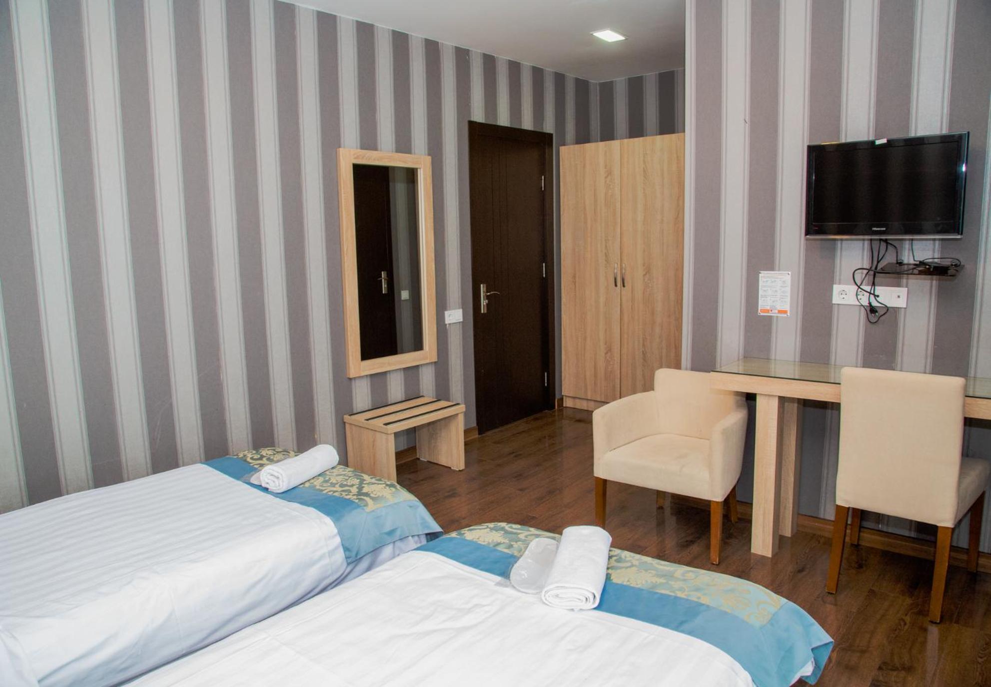 גודאורי Edelweiss Hotel מראה חיצוני תמונה
